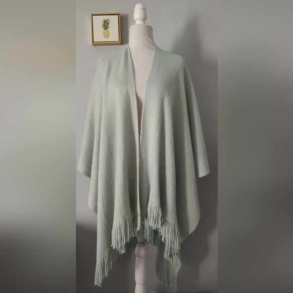 Lauren Conrad Women's Poncho One size color Mint Green excellent condition - Picture 3 of 10